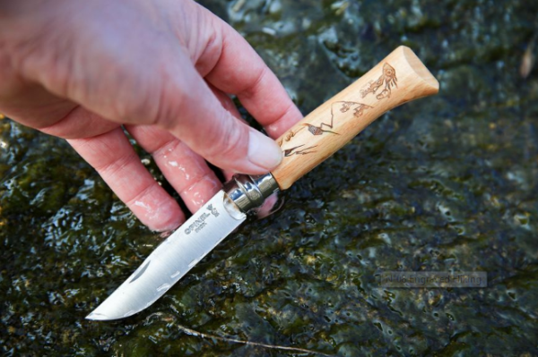 Нож Opinel №8 Alpine adventures, нержавеющая сталь, рукоять дуб, гравировка пеший туризм, 002186 002186 от прозводителя Opinel